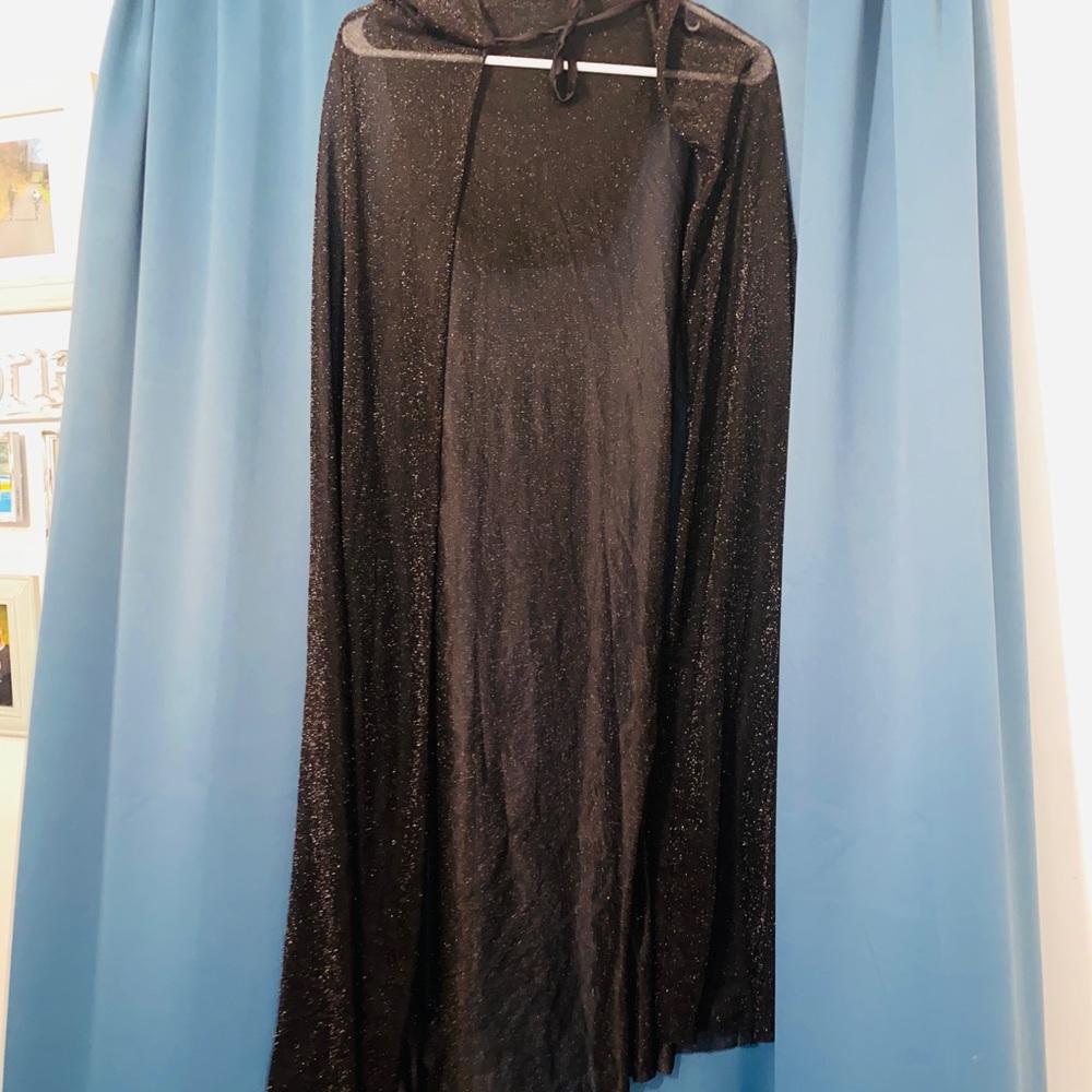 Black women’s robe/cape